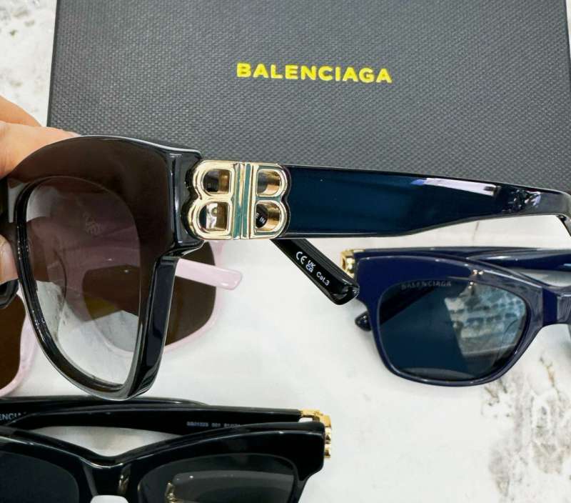 Picture of Balenciga Sunglasses _SKUfw55247834fw